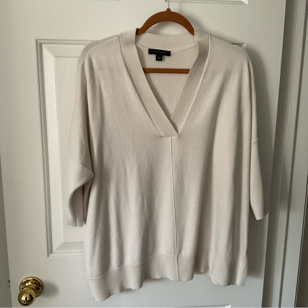 Ann Taylor Cream V-Neck Lightweight Knit Top